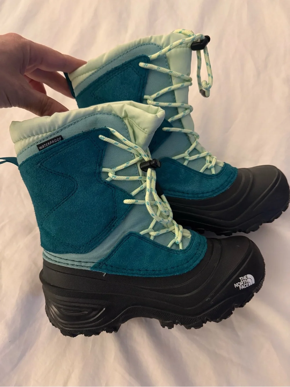 The North Face Kids Alpenglow Hiking /Snow Boots Size 1 - LIKE NEW